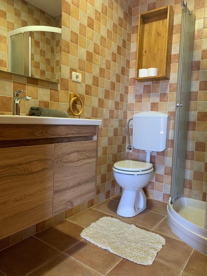 Apartments Ceh Ližnjan エクステリア 写真
