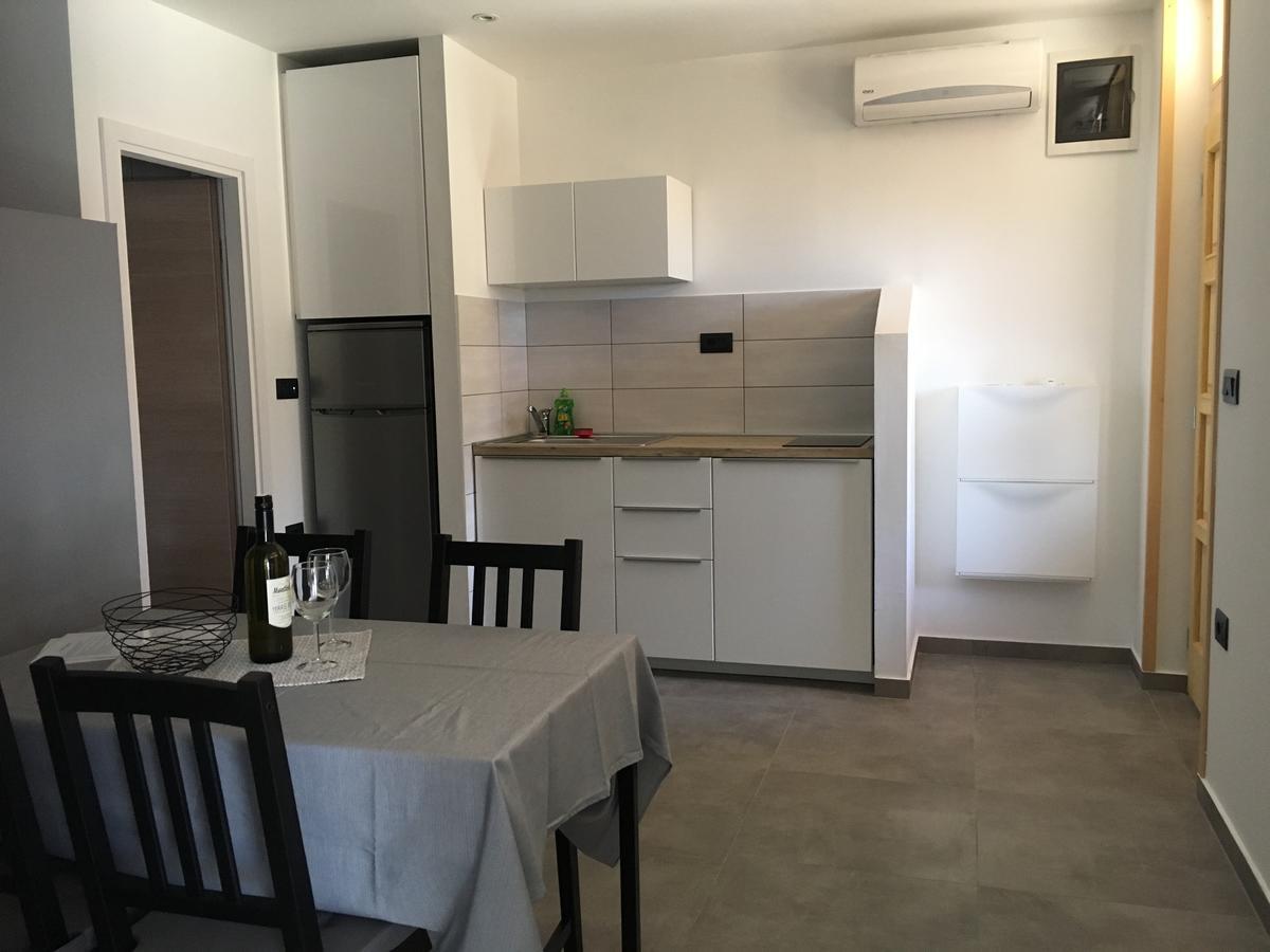 Apartments Ceh Ližnjan エクステリア 写真