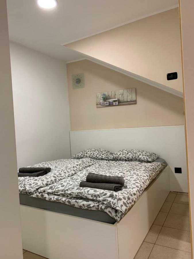 Apartments Ceh Ližnjan エクステリア 写真