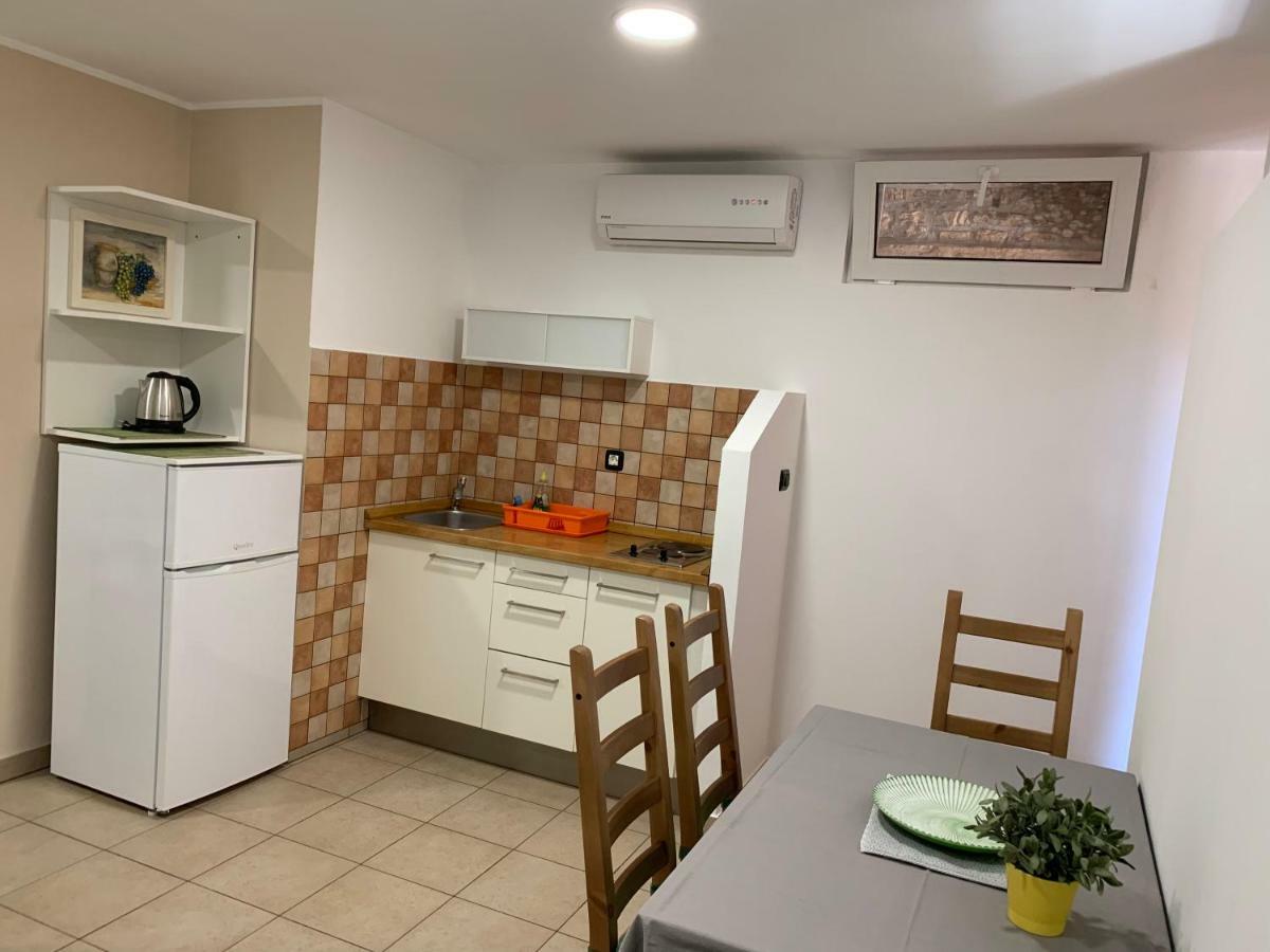 Apartments Ceh Ližnjan エクステリア 写真